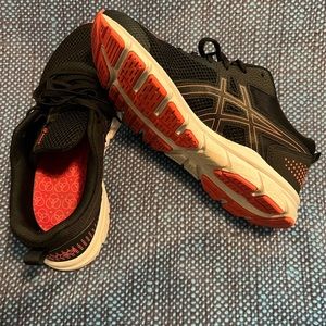 ASICS Gel 33- Run woman’s running shoes size 9